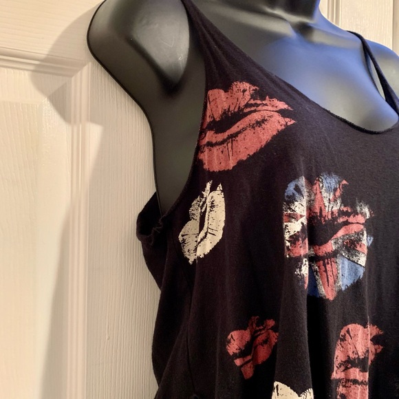 Lips Razorback Tank Top - Picture 3 of 5